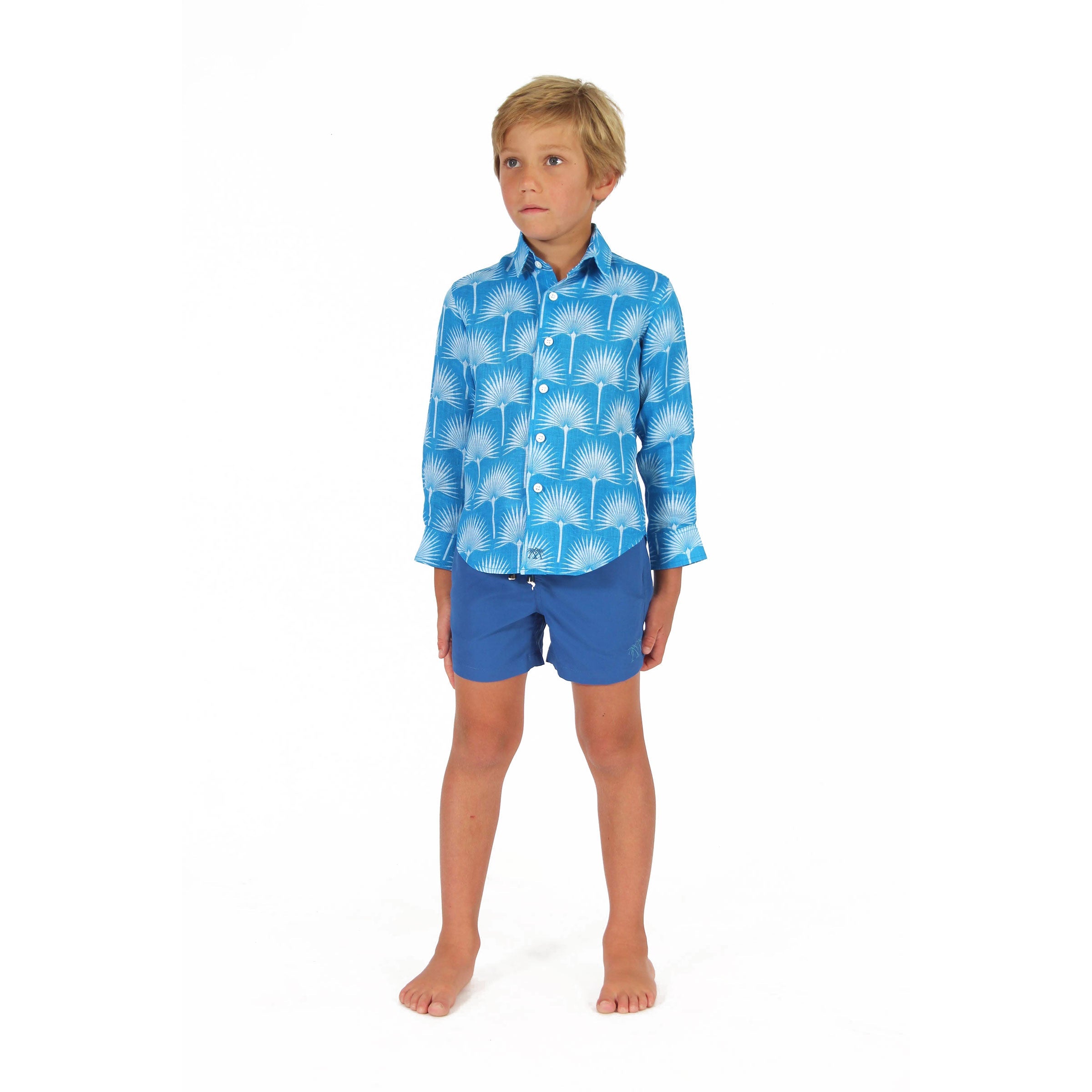 Boys swim trunks : REGATTA BLUE with fan palm blue linen shirt, front