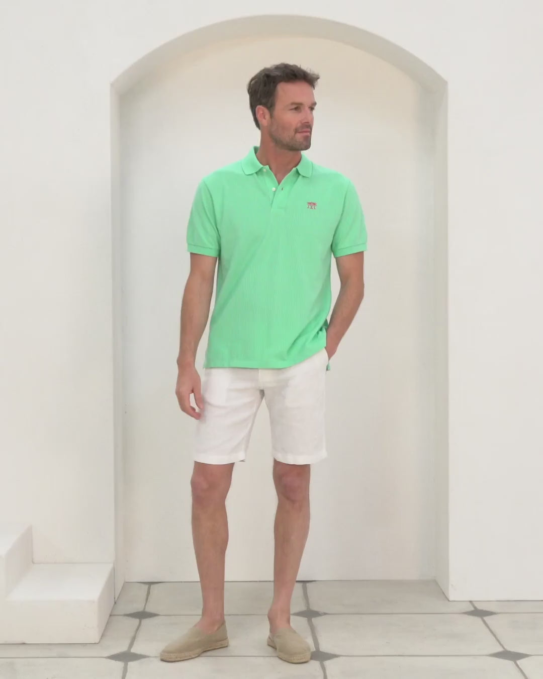 Mens resortwear plain white linen shorts